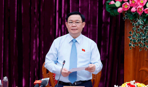 Chủ tịch Quốc hội Vương Đình Huệ làm việc với Ban Thường vụ Tỉnh uỷ Vĩnh Long