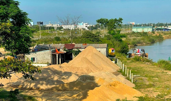 Đà Nẵng: Dai dẳng xử lý các bãi tập kết cát trái phép