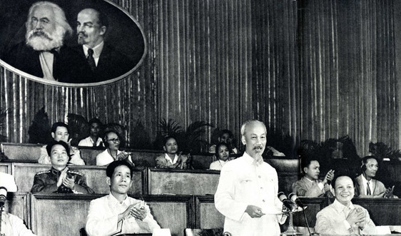 Kỷ niệm 132 năm ngày sinh Chủ tịch Hồ Chí Minh: Vận dụng tư tưởng Hồ Chí Minh về nguyên tắc tập trung dân chủ trong xây dựng Đảng hiện nay