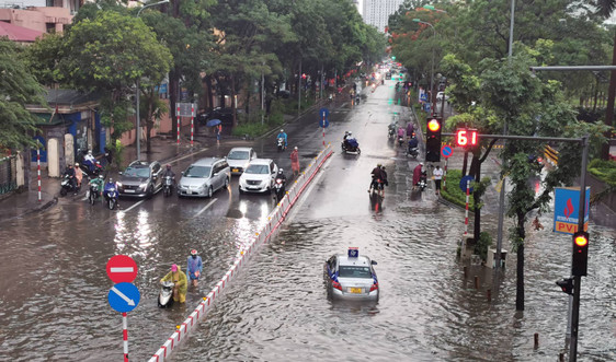 Cảnh báo mưa dông khu vực nội thành Hà Nội
