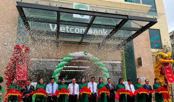 Vietcombank Phú Thọ khánh thành trụ sở hoạt động mới