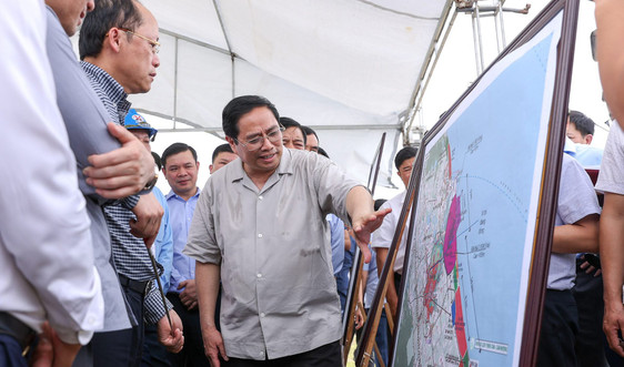 Thủ tướng khảo sát dự án mỏ sắt tạm dừng hơn 10 năm tại Hà Tĩnh