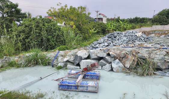 Hà Trung (Thanh Hóa): Mương Đồng Hang kêu cứu vì ô nhiễm môi trường