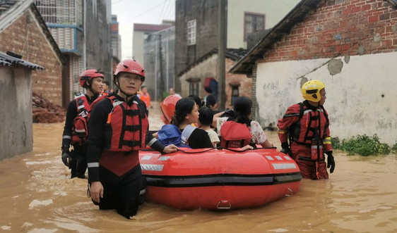 487 con sông ở Trung Quốc có mực nước vượt quá mức cảnh báo lũ