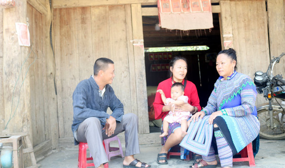Bát Xát - Lào Cai: Trưởng Bản người Mông xoá hủ tục