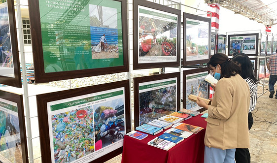Phú Yên: Triển lãm ảnh, tư liệu tuyên truyền phòng, chống rác thải nhựa