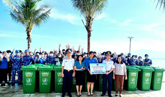 Bộ Tư lệnh Vùng Cảnh sát biển 2 phát động chương trình “Chung tay làm sạch môi trường biển”