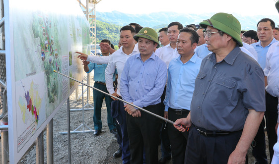 Thủ tướng khảo sát dự án sân bay Sa Pa, đường nối cao tốc Nội Bài - Lào Cai tới Sa Pa