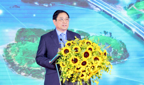 Thủ tướng Phạm Minh Chính cắt băng khánh thành cao tốc Vân Đồn - Móng Cái