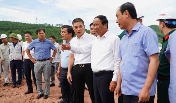 Phó Thủ tướng Lê Văn Thành: Phải tranh thủ từng ngày để hoàn thiện cao tốc Cam Lộ - La Sơn