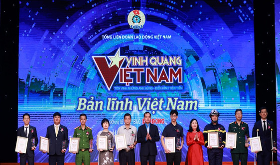 Phát huy bản lĩnh con người Việt Nam