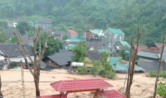 Nghệ An: Lũ quét kinh hoàng lúc rạng sáng ở Kỳ Sơn