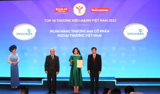 Vietcombank 9 lần liên tiếp có mặt trong Top 10 Thương hiệu mạnh Việt Nam