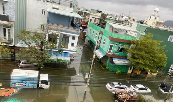 Cảnh tượng kinh hoàng sau trận lụt lịch sử chưa từng thấy tại TP. Đà Nẵng