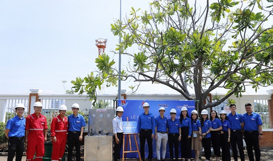 Gắn biển Công trình thanh niên cho Đoàn Cơ sở Công ty Cổ phần Dịch vụ Khai thác Dầu khí 