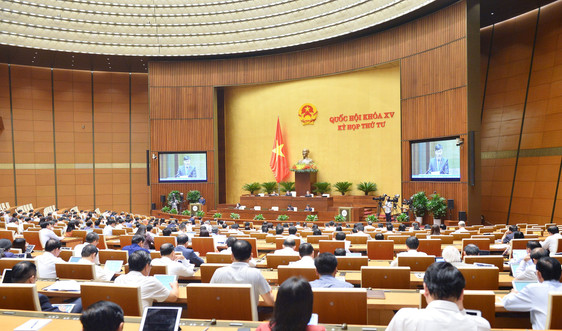 Quốc hội thảo luận các Nghị quyết và dự án Luật
