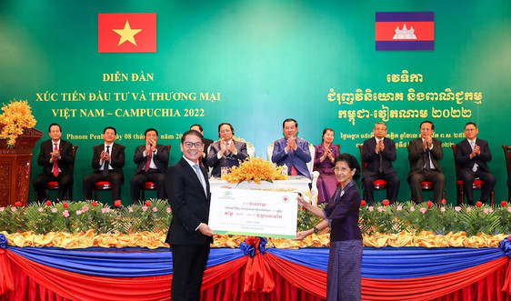THACO AGRICULTURE trao tặng 15 xe khám chữa bệnh cơ động cho Hội chữ thập đỏ Campuchia