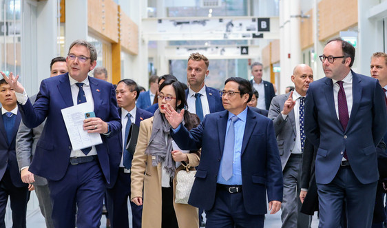 Thủ tướng thăm 'thung lũng Silicon' của châu Âu, đề nghị Hà Lan hỗ trợ xây dựng Brainport tại Hà Nội
