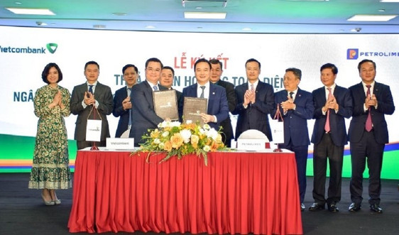 Ký kết thỏa thuận hợp tác toàn diện giữa Vietcombank và  Petrolimex
