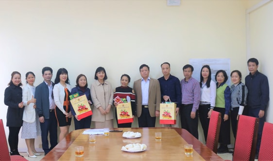 Công đoàn Bộ TN&MT chúc Tết đoàn viên có hoàn cảnh đặc biệt khó khăn, mắc bệnh hiểm nghèo