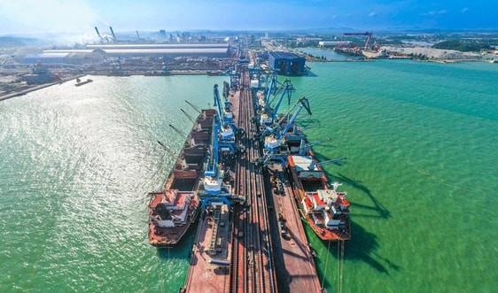 Hòa Phát dự kiến nâng công suất khai thác cảng chuyên dùng tại Dung Quất