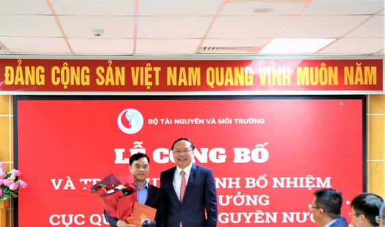 Bộ TN&MT trao quyết định bổ nhiệm Phó Cục trưởng Cục Quản lý tài nguyên nước