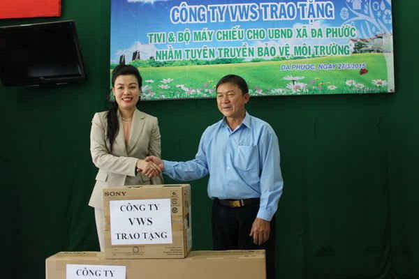 VWS tặng thiết bị tuyên truyền bảo vệ môi trường cho xã Đa Phước