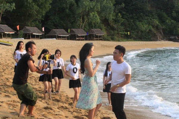 Đà Nẵng: Ra mắt MV Biển phố tình yêu đón pháo hoa quốc tế