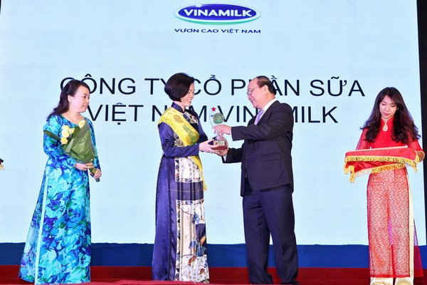Vinamilk được vinh danh Thương hiệu vàng thực phẩm Việt Nam 2014