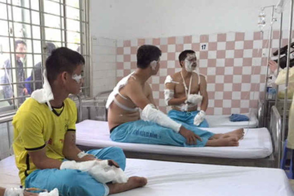 Đà Nẵng: Nổ kho hóa chất, 17 cảnh sát phòng cháy chữa cháy bị thương