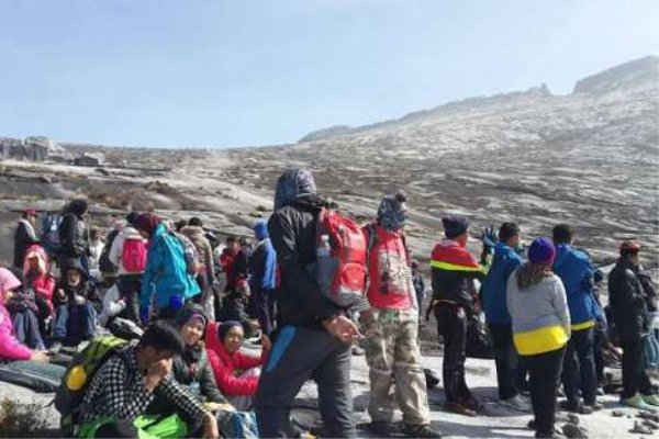 Malaysia: Động đất làm 160 người mắc kẹt trên đỉnh núi Kinabalu