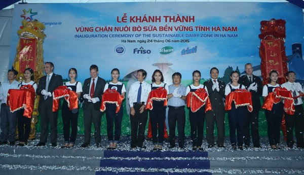 Khánh thành Vùng chăn nuôi bò sữa bền vững tỉnh Hà Nam