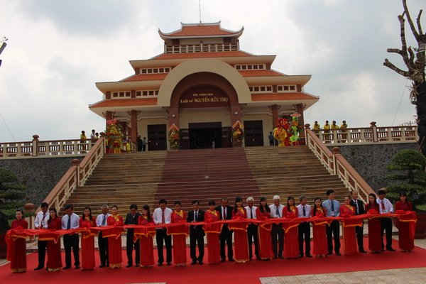 Khánh thành và đón nhận bằng xếp hạng di tích quốc gia khu lưu niệm Luật sư Nguyễn Hữu Thọ