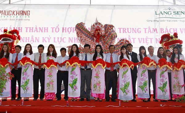 Phuc Khang Corporation nhận kỷ lục Nhà tre lớn nhất Việt Nam
