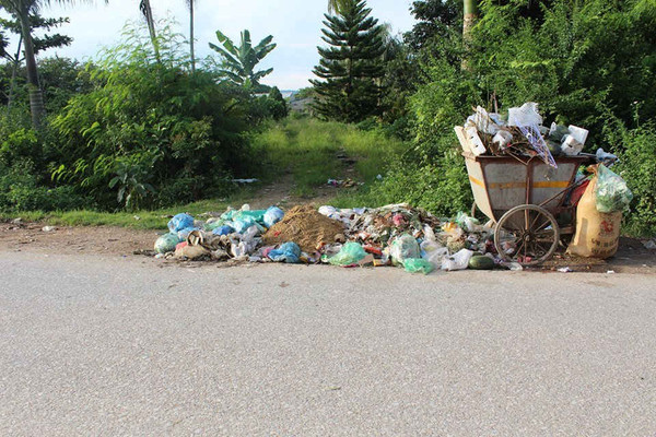 Điện Biên: Bãi rác tự phát gần khu di tích lịch sử hầm Đờ-cát–tơ-ri