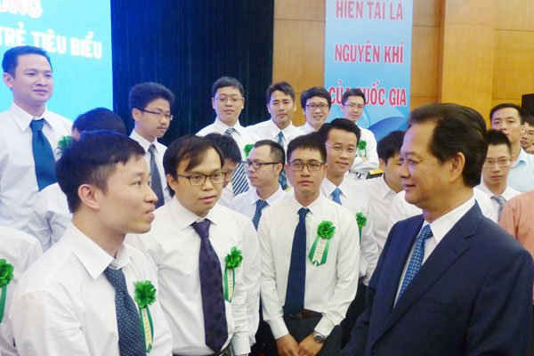 Thủ tướng gặp mặt các nhà khoa học trẻ tiêu biểu năm 2015
