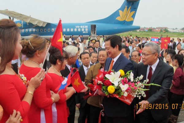 Thủ tướng dự Lễ khởi công dự án lớn tại Lào