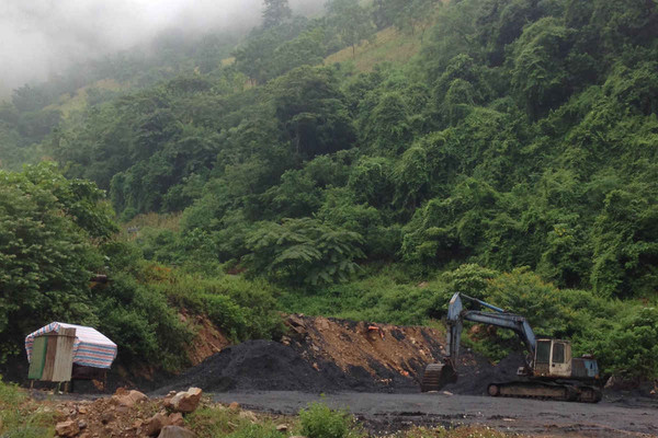 Khai thác than ở huyện Vân Hồ - tỉnh Sơn La:  Núi rừng tan hoang