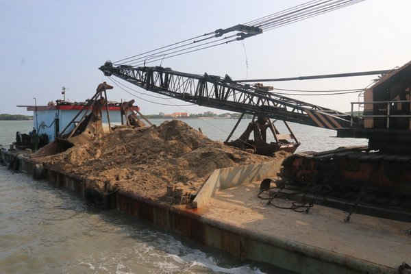 Mở rộng điều tra vụ khai thác cát trái phép sông Lòng Tàu