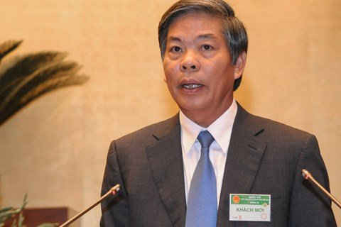 Bộ trưởng Nguyễn Minh Quang trả lời chất vấn về "bôi trơn" làm sổ đỏ