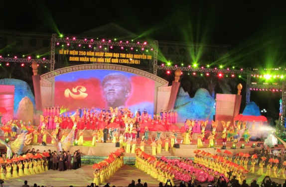 Hoành tráng đại lễ kỷ niệm 250 ngày sinh Đại thi hào Nguyễn Du
