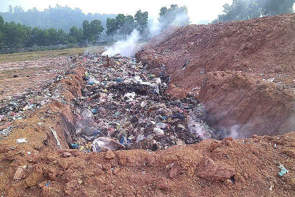 Huyện Thạch Thành tăng cường giám sát việc xử lý rác sinh hoạt