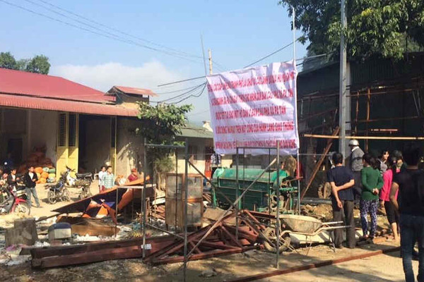 Lai Châu: Phó Bí thư Đảng uỷ xã làm nhà trên đất hành lang giao thông