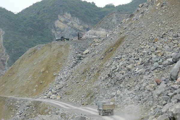 Thanh Hóa: Sập mỏ đá, 8 người chết và mất tích