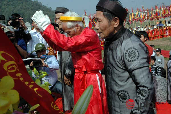 Hình ảnh "Vua đi cày" trong lễ Tịch Điền