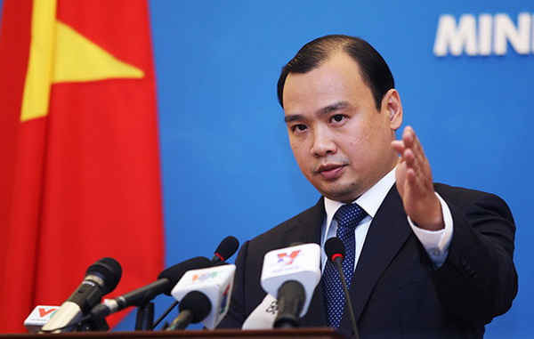 Việt Nam phản đối Trung Quốc điều máy bay chiến đấu ra Hoàng Sa