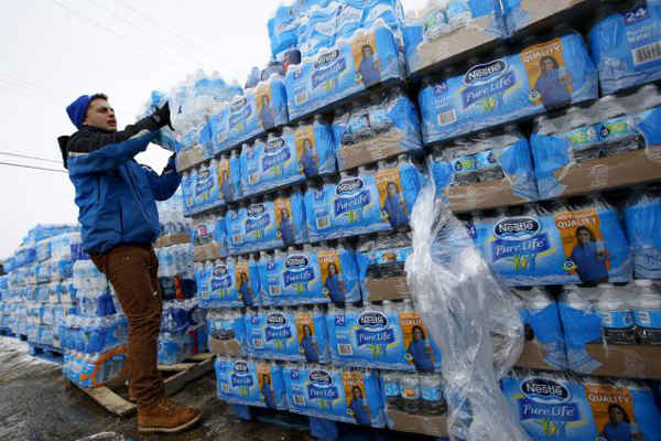 Các quan chức Mỹ mở rộng hỗ trợ khẩn cấp về nước cho Flint, bang Michigan