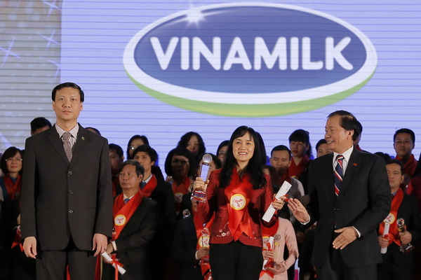 Vinamilk tiếp tục được bình chọn Thương hiệu mạnh Việt Nam 2015