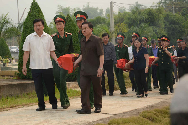 Điện Biên: Truy điệu, an táng 27 hài cốt liệt sỹ quân tình nguyện Việt Nam hy sinh tại Lào