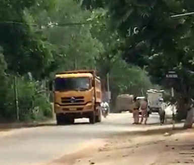 Bỉm Sơn (Thanh Hóa) - Bài 1: CSGT làm ngơ cho xe quá tải chở đất